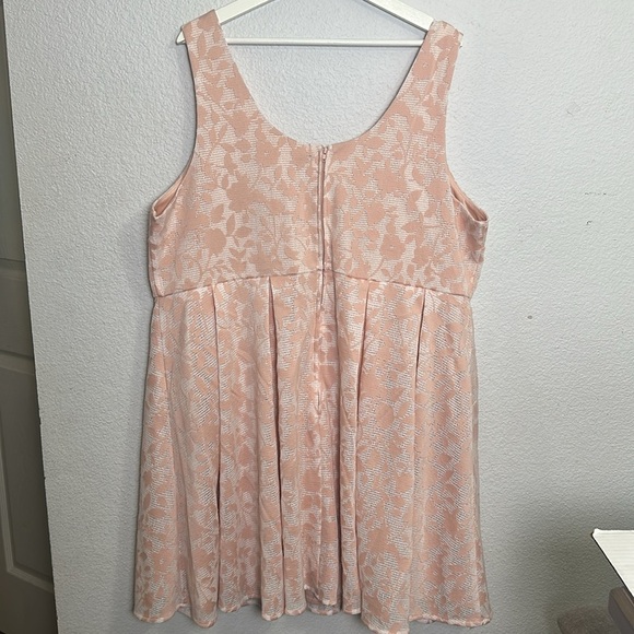 Torrid Light Pink Textured Sleeveless Dress Plus Size 24 | Fit & Flare Zip Back - Picture 3 of 14